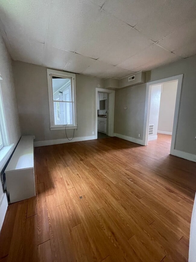 2824 8th Ave. 2824 8th Ave Rock Island IL 61201 Apartment Finder