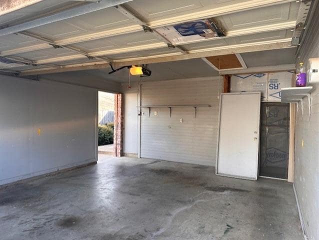 Building Photo - 4705 Sausalito Dr