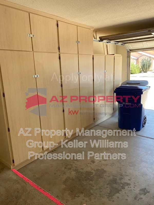 Building Photo - 12725 W Palm Ln