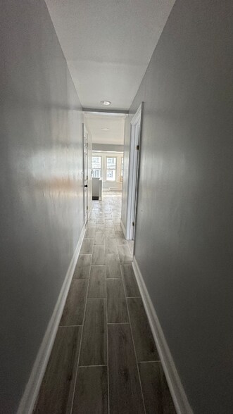 Building Photo - 137-139 E High St