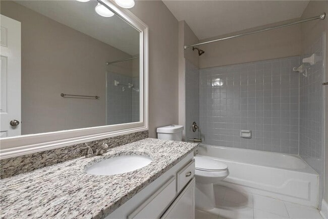 Building Photo - 8895 Club River Dr
