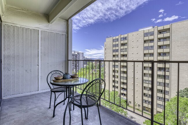 Building Photo - Luxurious 2 Bed, 2 Bath Condo with Stunning Views in Governor's Park!