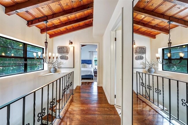 Building Photo - 991 NE 82nd St