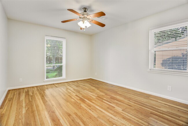Building Photo - 5751 Creekbend Dr