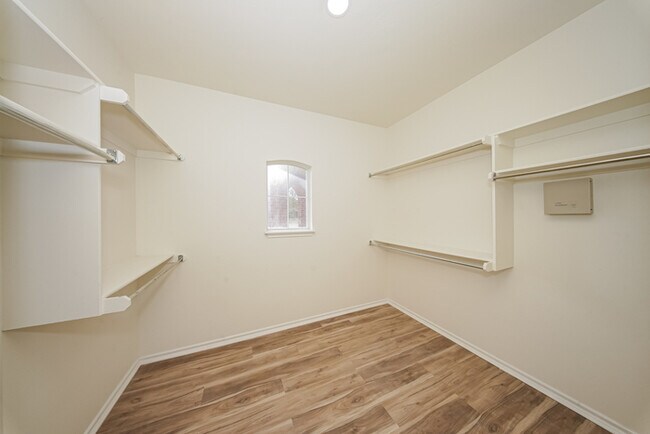 Building Photo - 11601 Hackney Ln