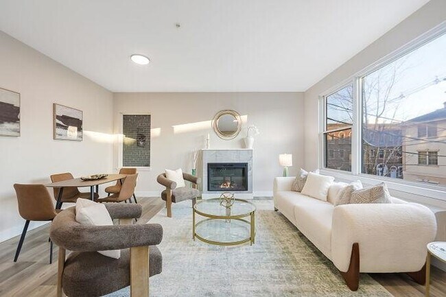 Building Photo - 304 61st St