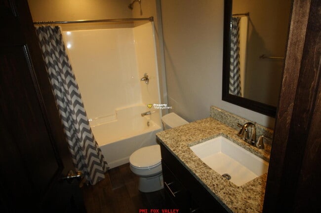 Building Photo - Short Lease Available