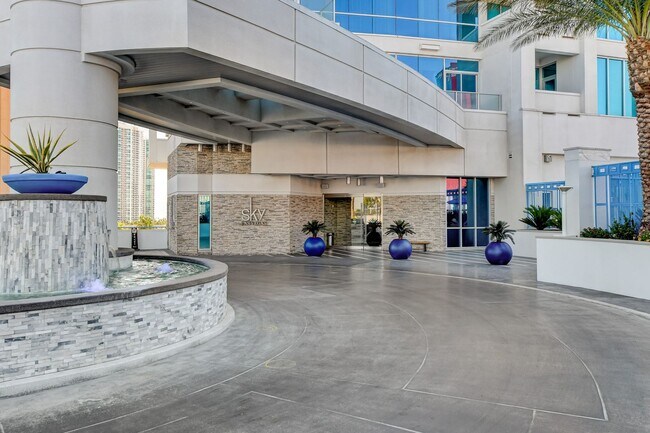 Building Photo - Sky Las Vegas 3705-City/Mtn views from this Stunning 2Bd/2Ba Residence