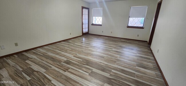 Building Photo - 1392 Adabel Dr
