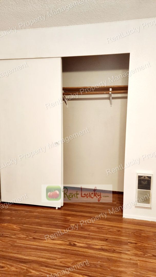 Building Photo - Green-Parkland Duplex