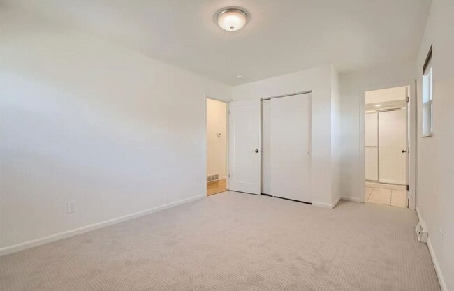 Building Photo - 375 S Krameria St