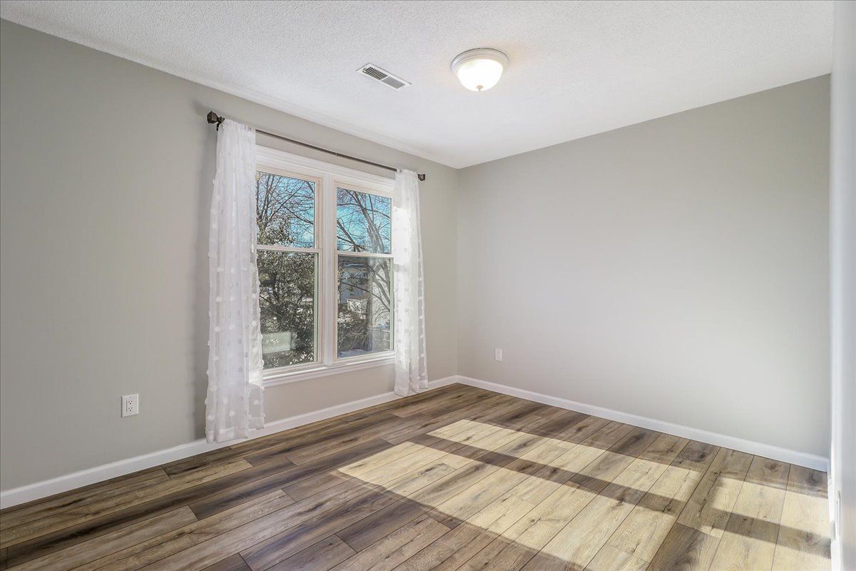 Second bedroom - 20 Raymond Plz