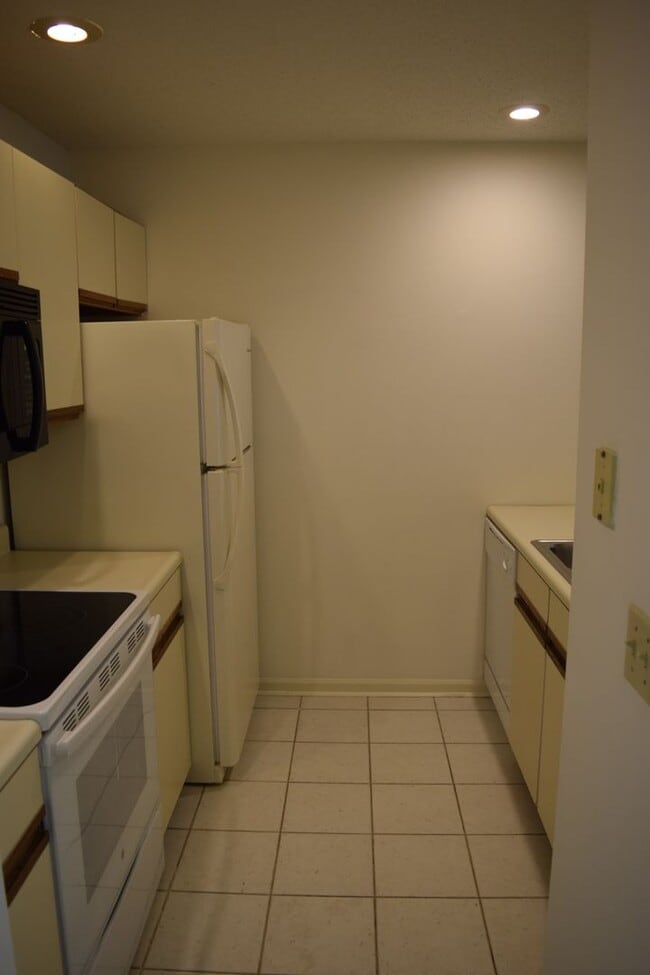 Interior Photo - Misty Cove