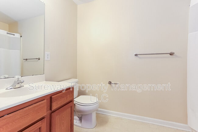 Building Photo - 162 Chancellor Dr