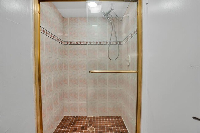 Building Photo - 15217 W Pond Woods Dr
