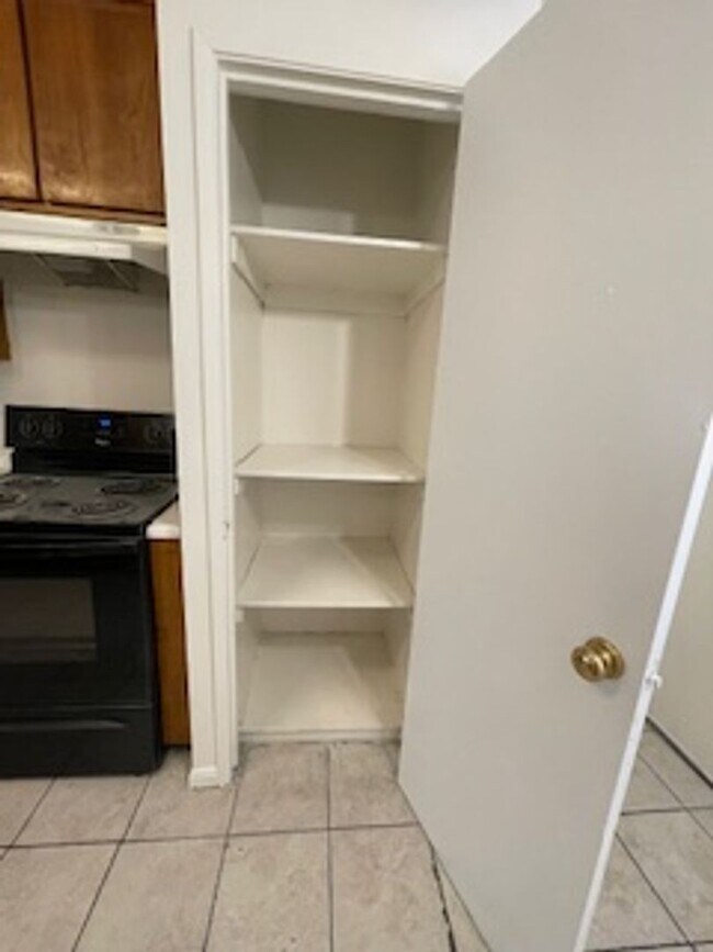 Building Photo - WH4422