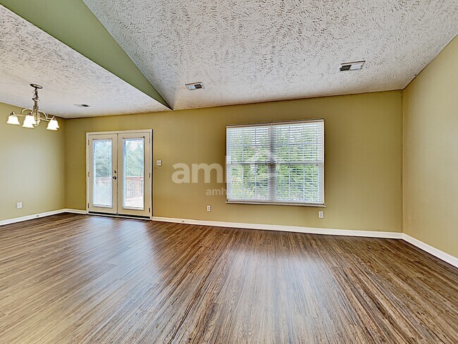Building Photo - 1423 Newbury Ln