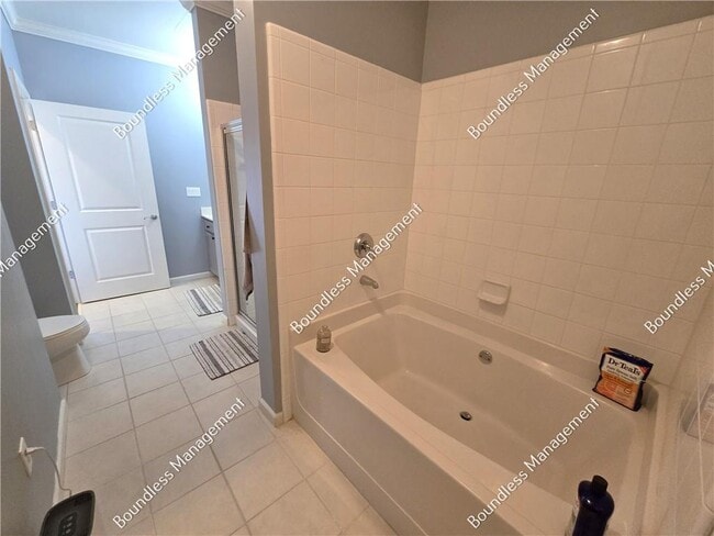 Building Photo - 3040 Peachtree Rd NW