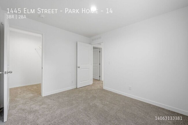 Building Photo - 1445 Elm St