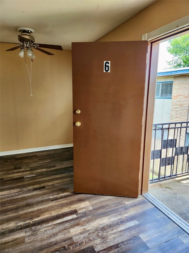 Primary Photo - 6518 Sloan St