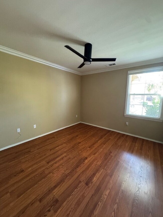 Building Photo - Experience comfort, security, and lifestyle all in one—this is 55+ living at its finest in Hemet!