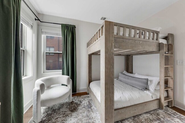 Building Photo - 1114A Wade Ave