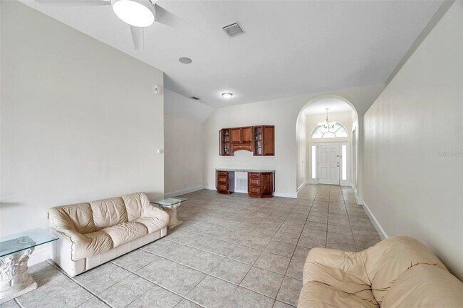 Building Photo - 1915 Fruitridge St