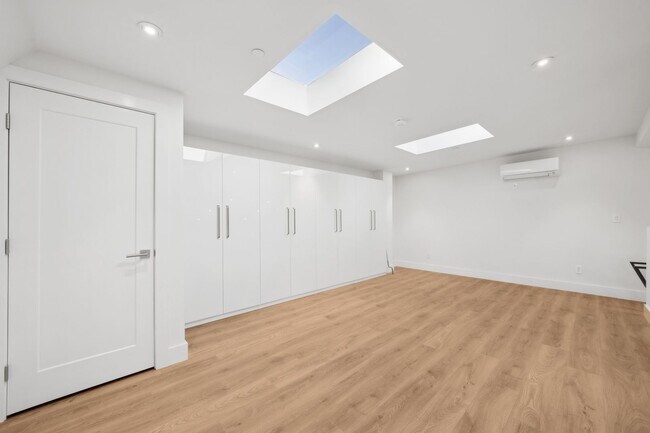Building Photo - Newly Built Home With Loft in Downtown Palo Alto