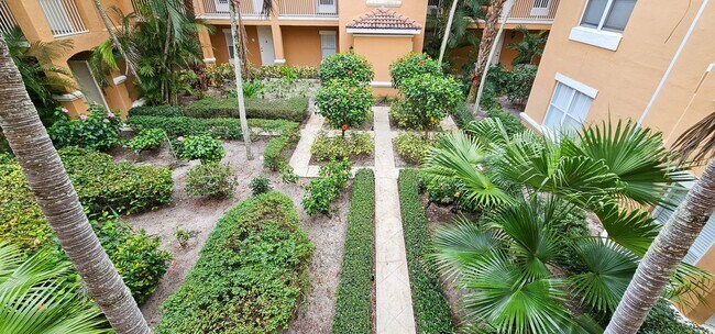 Building Photo - 1 bedroom condo in a resort like community