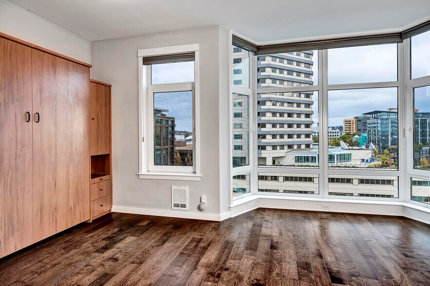 Building Photo - 2801 1st Ave
