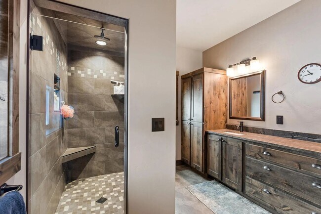 Building Photo - Glacier Ranch Home Available August 1