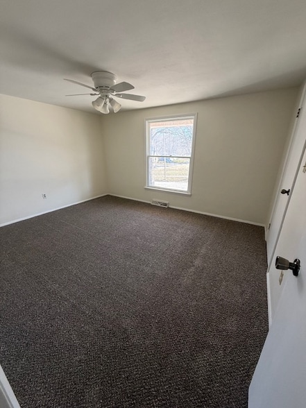 Building Photo - 671 5th St