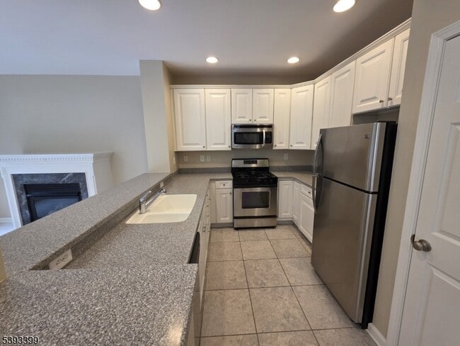 Building Photo - 228 Riverwalk Way