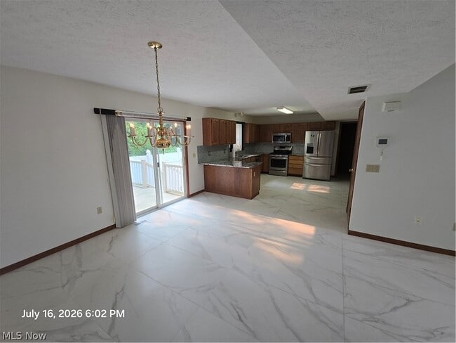 Building Photo - 6400 Monroe Ln