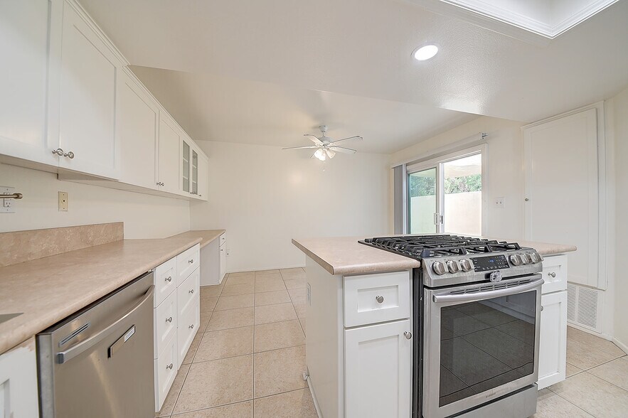 Building Photo - 17054 A Ln