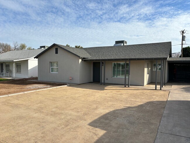 Building Photo - 533 W Missouri Ave