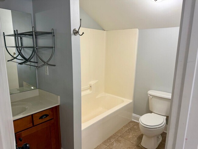 Building Photo - 4BR home close to downtown Watkinsville