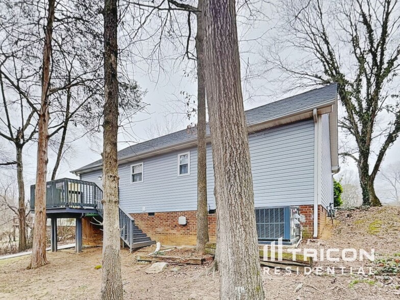 Building Photo - 10500 Southern Oak Ct