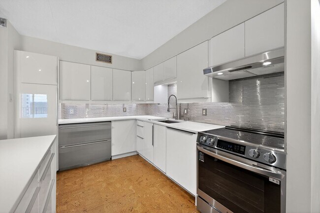 Building Photo - Now Available: Lovely 2 Bedroom, 2 Bath Condo in KOP!!