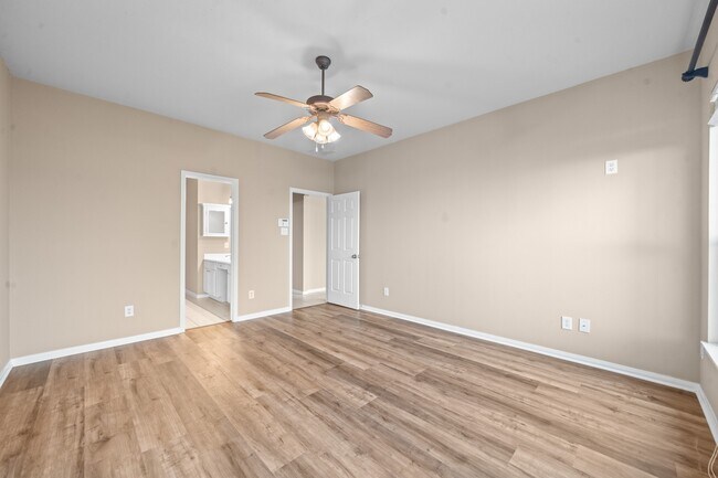 Building Photo - 12714 Mardi Gras Dr