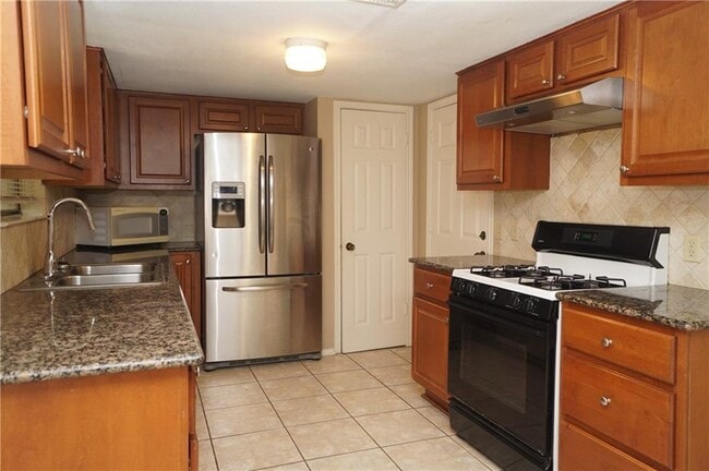 Building Photo - 6525 Hart Ln