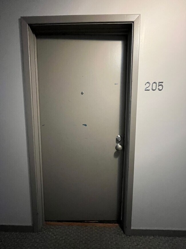 Building Photo - 3729 Snelling Ave