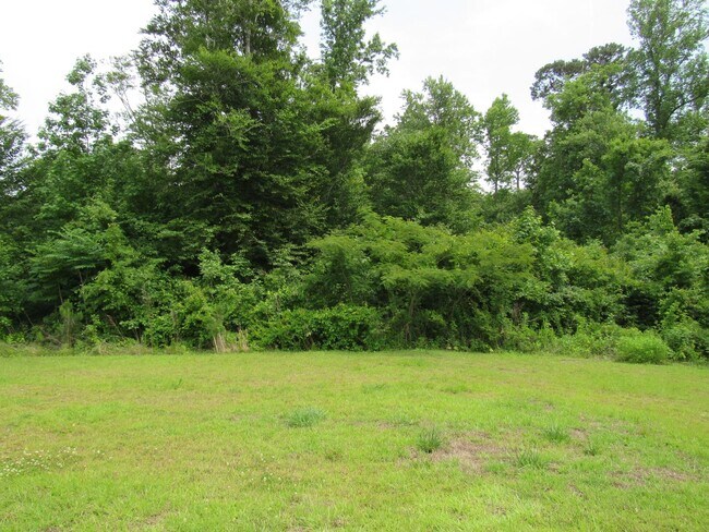 Building Photo - 136 Laredo Dr