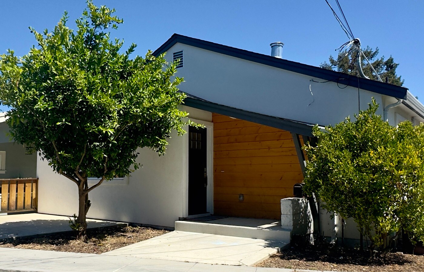 Building Photo - 914 Everett Ave