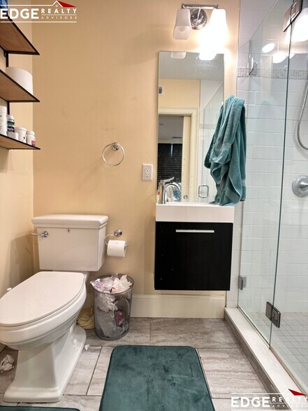 Building Photo - 3 Cufflin St