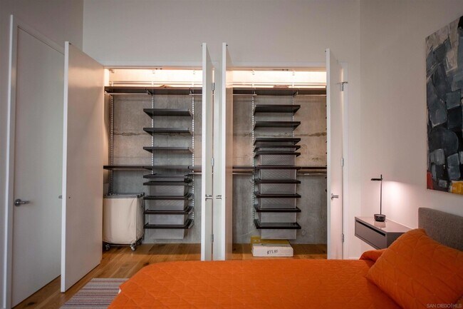 Building Photo - 1050 Island Ave