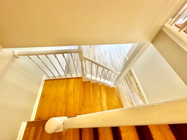 Building Photo - 1226 Clearview Ct