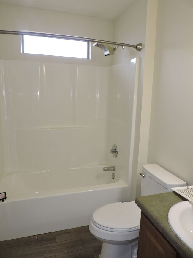 Building Photo - Four bedroom home near Whiting Field!