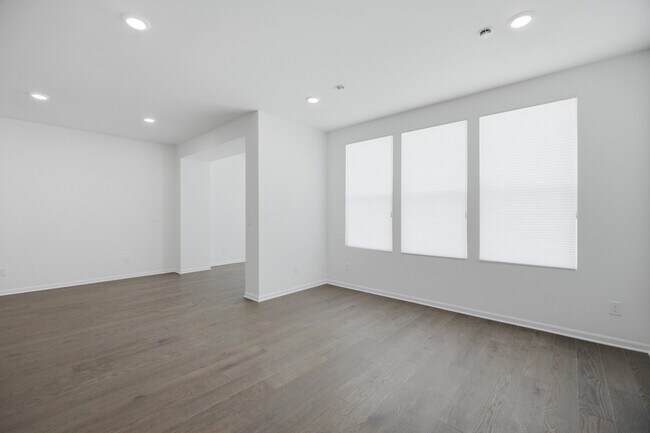 Building Photo - 5574 E Spaniel Dr