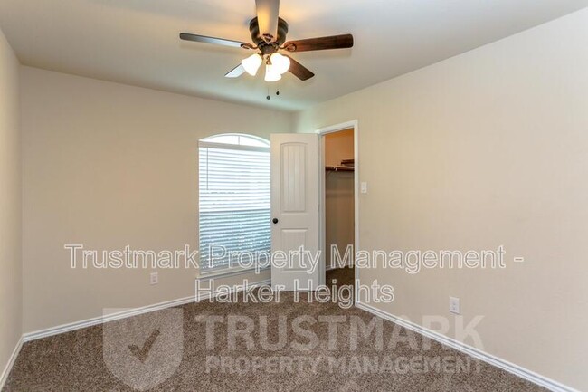 Building Photo - 5610 Fenton Ln